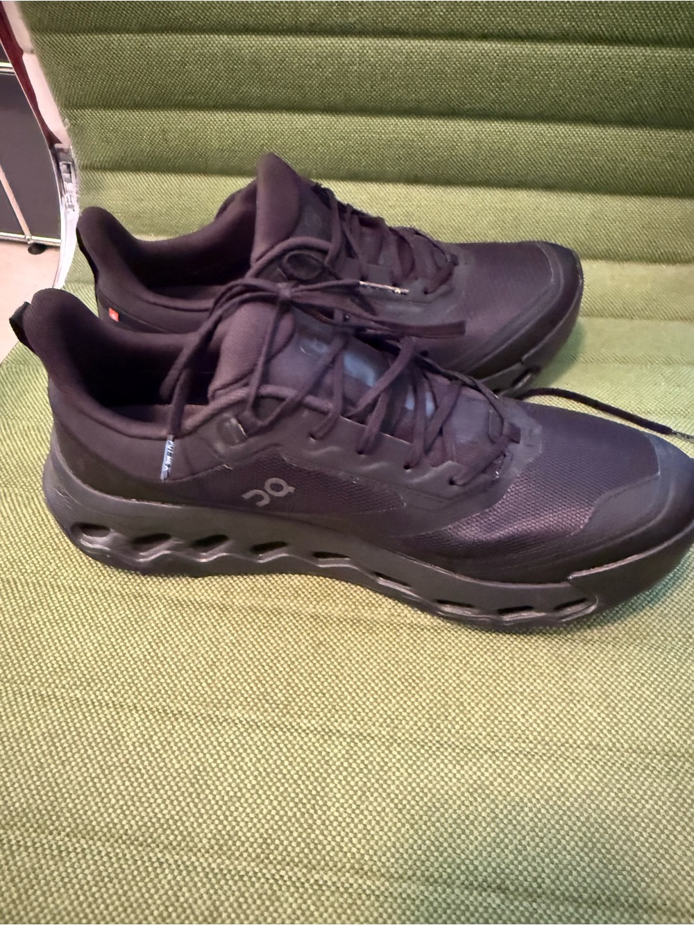 On Running Men's Black Athletic Running Shoes